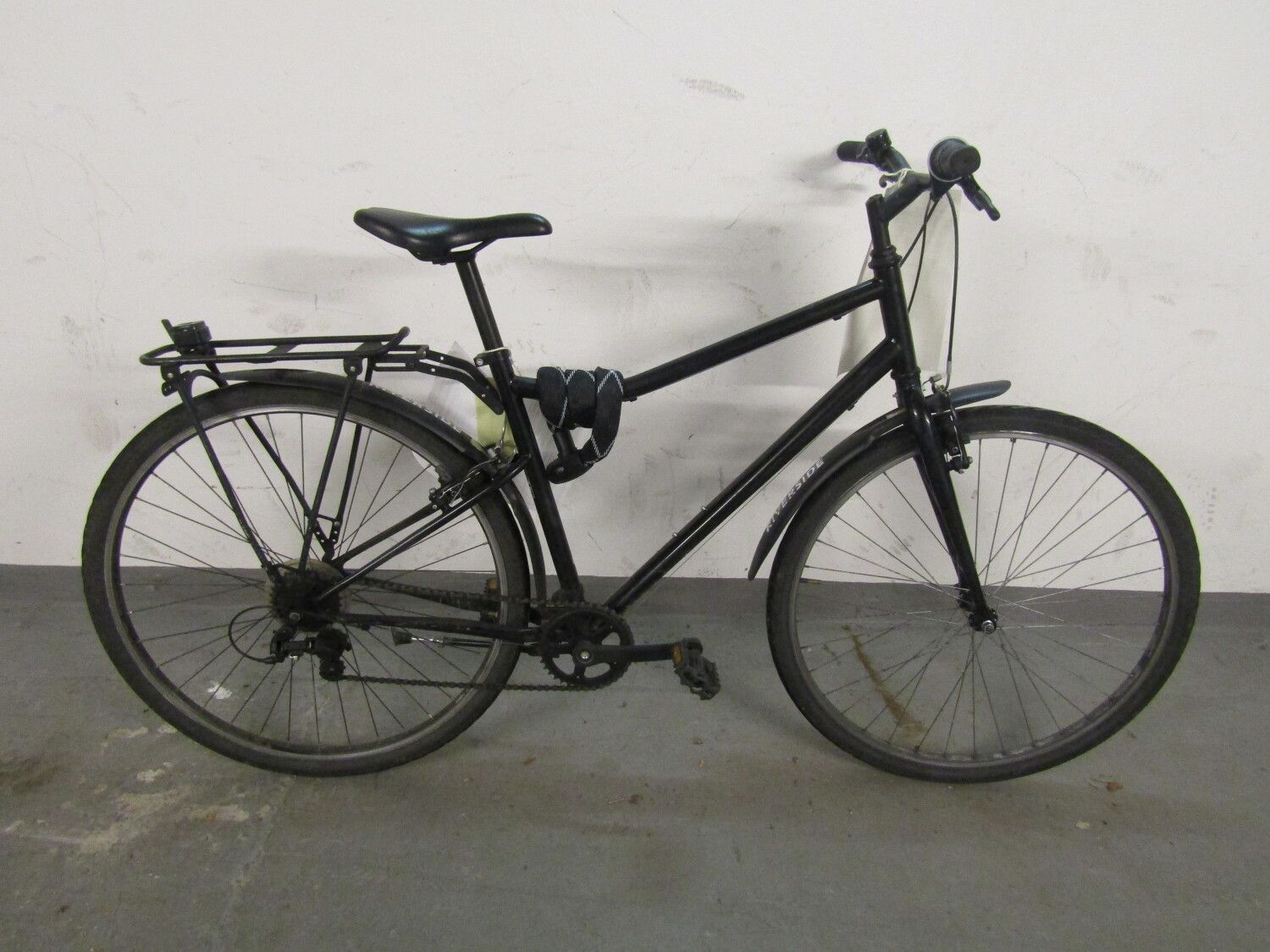 Schwarzes Herrenfahrrad