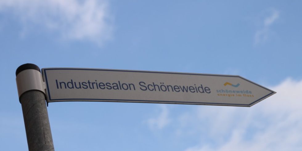 Schild zum Industriesalon Schöneweide