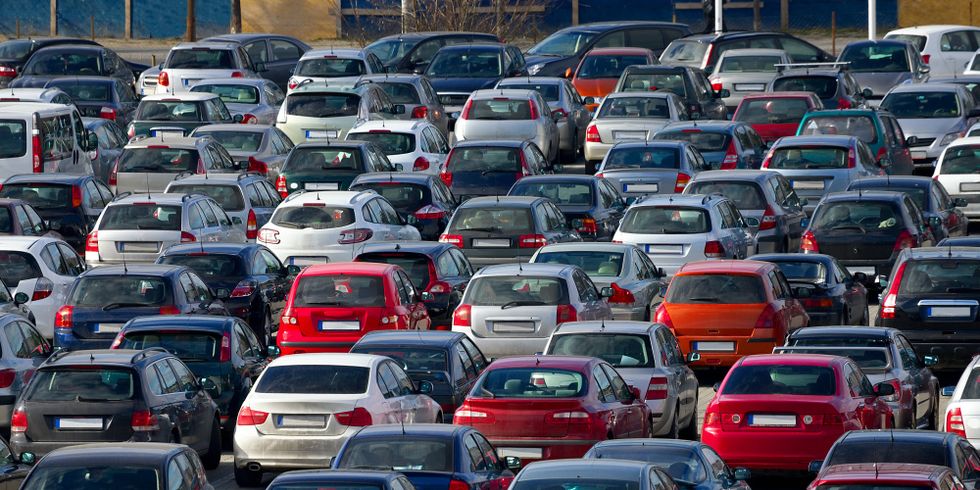 Viele abgestellte Autos