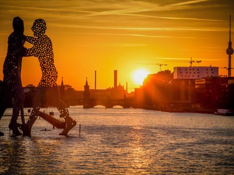 Blick zur Oberbaumbrücke (Molecule Man)