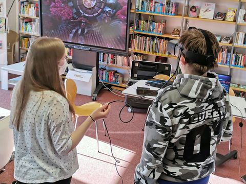 In der Bibliothek in Buch