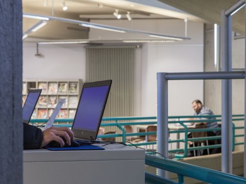 Laptop-Bereich in der Bezirkszentralbibliothek