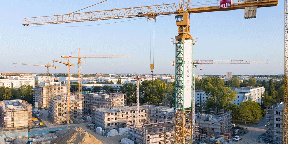 Kran Hier wohnt Berlin Baufeld 4 Quartier Stadtgut Hellersdorf
