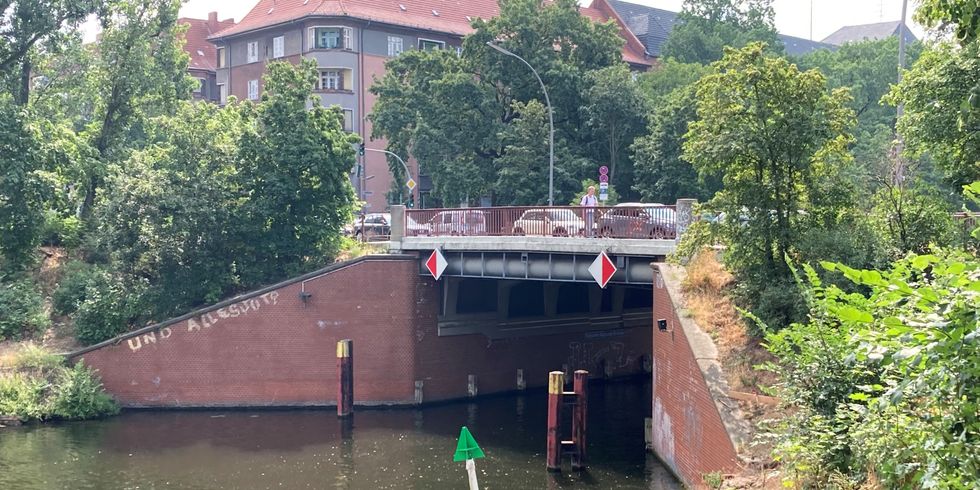 Kaiserin Augusta Brücke