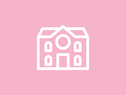 Gebäude auf rosa Hintergrund