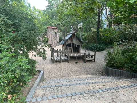 Spielplatz Pfalzburger Straße 19c