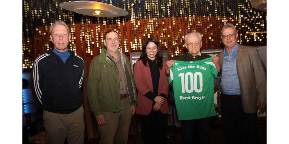 2023-01-27-pm-gratulation_olaf-seier-karsten-dietrich-kietz-fuer-kids-filiz-kekuellueoglu-horst-breyer-und-mike-mueller-kietz-fuer-kids-c-b-waehner.jpg