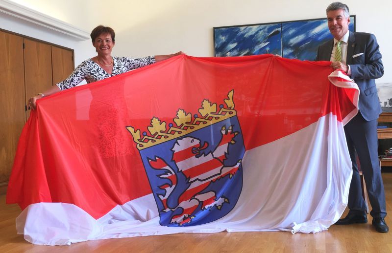 v.l. Lucia Puttrich (hessische Ministerin für Bundes- und Europaangelegenheiten und Bevollmächtigte des Landes Hessen beim Bund), Carsten Engelmann (Stellvertretender Bezirksbürgermeister Charlottenburg-Wilmersdorf von Berlin)