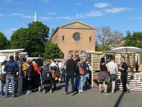 Marktstände am Leopoldplatz