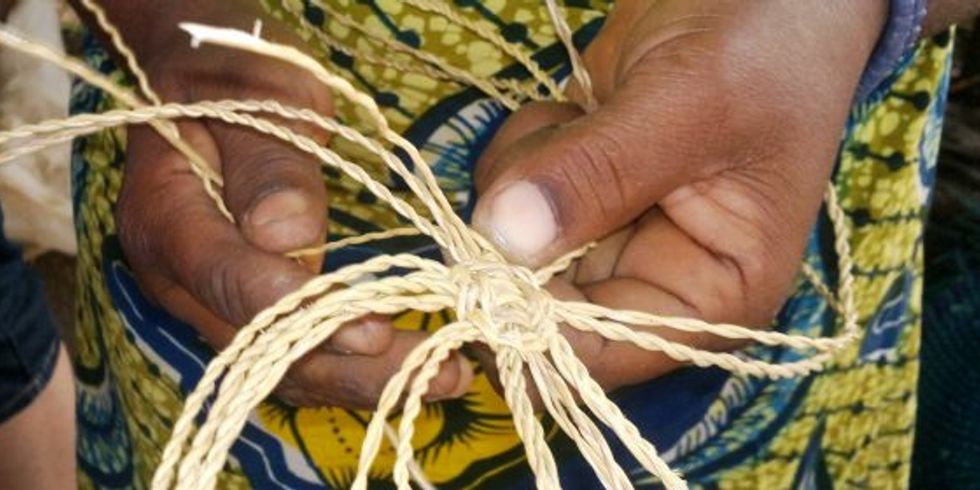 Weaver's hand in Nyariga