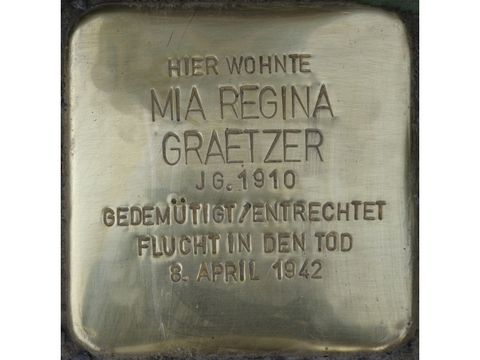 Stolperstein für Mia Regina Graetzer