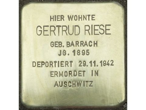 Stolperstein Gertrud Riese (Bild: Stolpersteine-Initiative CW, H.-J. Hupka)