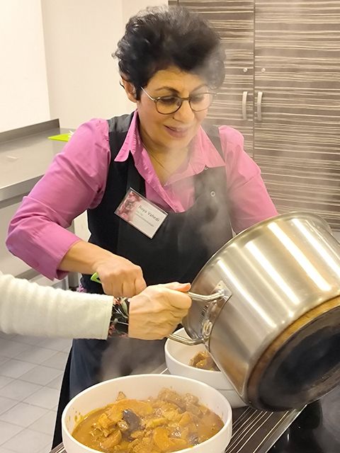 Kursleiterin Roya Vahedi