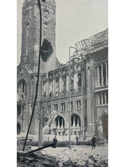 Rathaus Charlottenburg im Jahre 1945