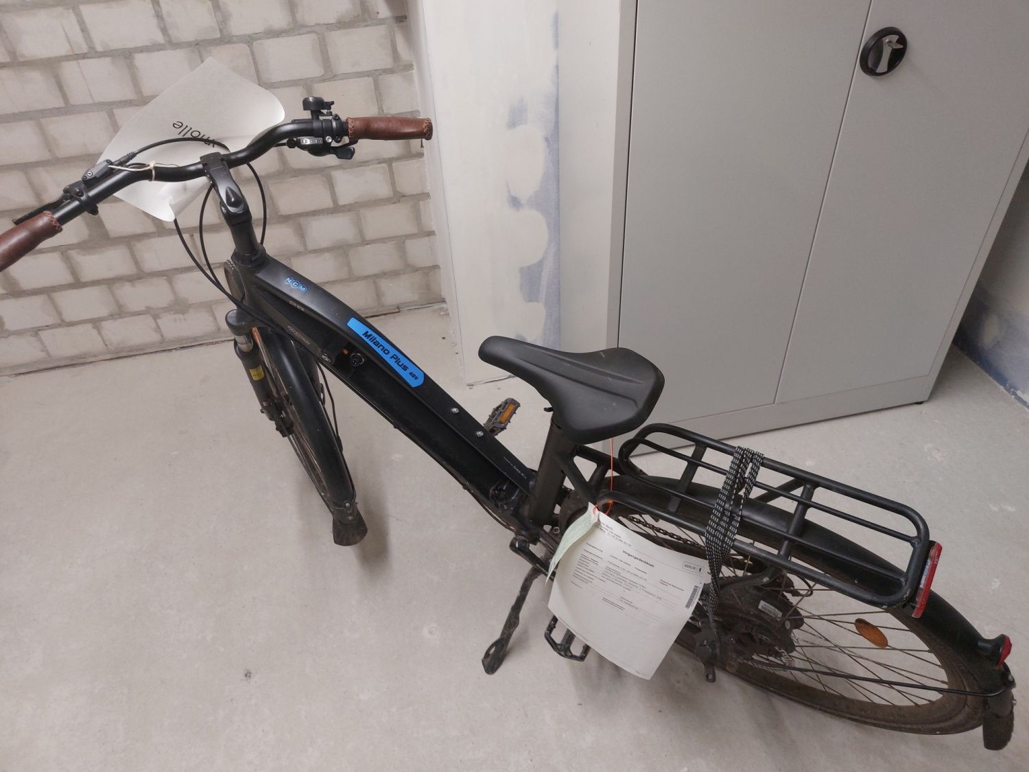 Schwarzes Herrenfahrrad