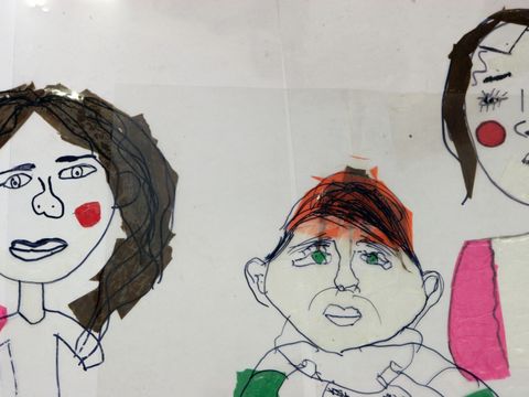 drei gemalte Figuren anlässlich der Ausstellung Doppelgänger im Jahr 2017