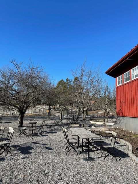 Terrasse des Överjärva gard (Bild: Melanie Brüggenkamp)