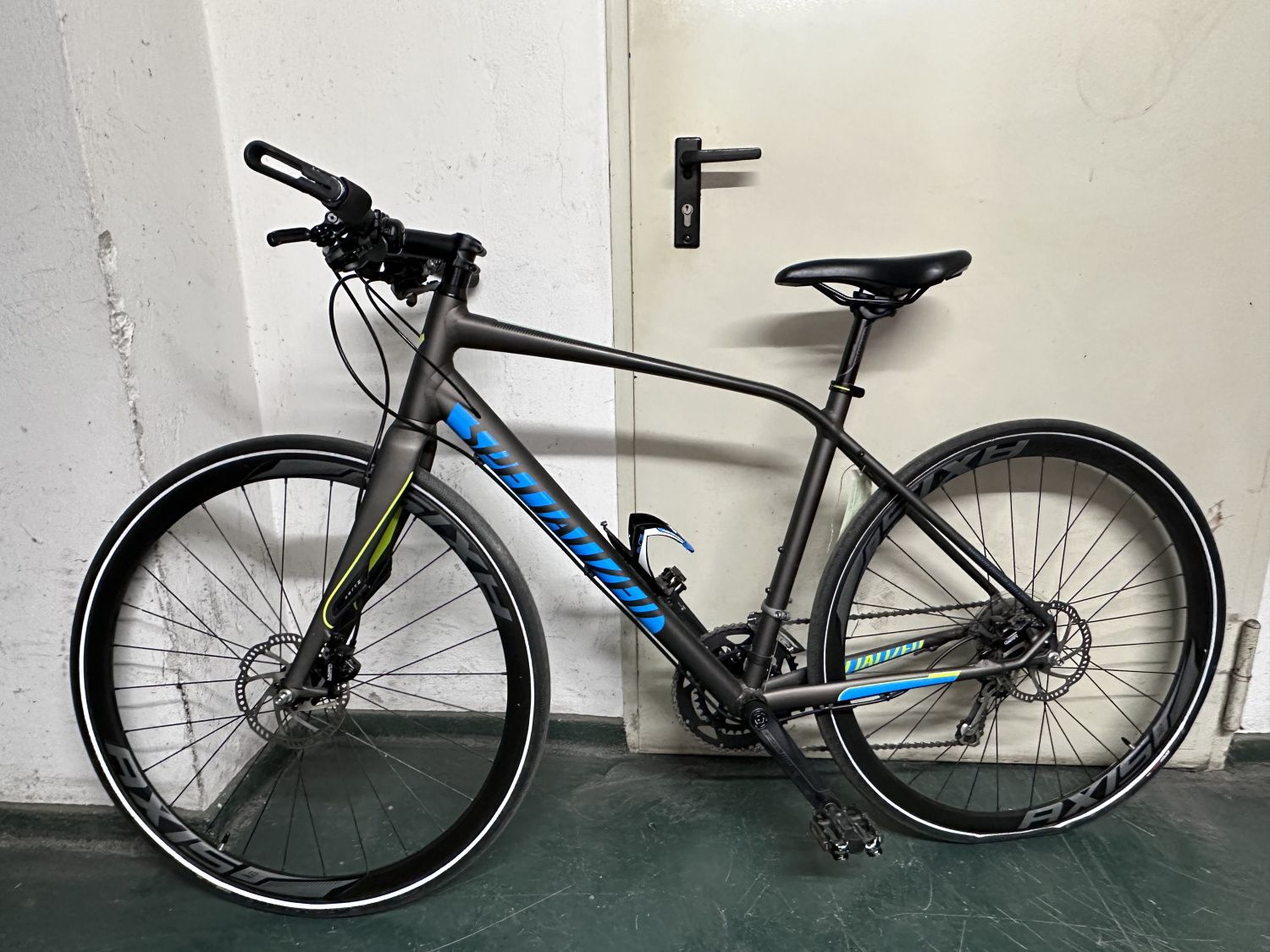 Schwarzes Herrenfahrrad