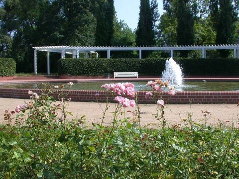 Bernkasteler Platz 2