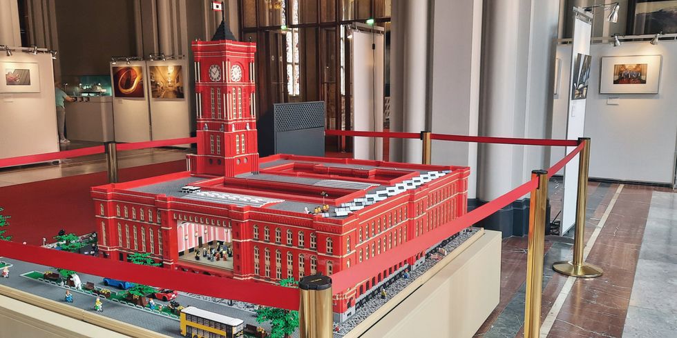 LEGO-Modell des Roten Rathauses