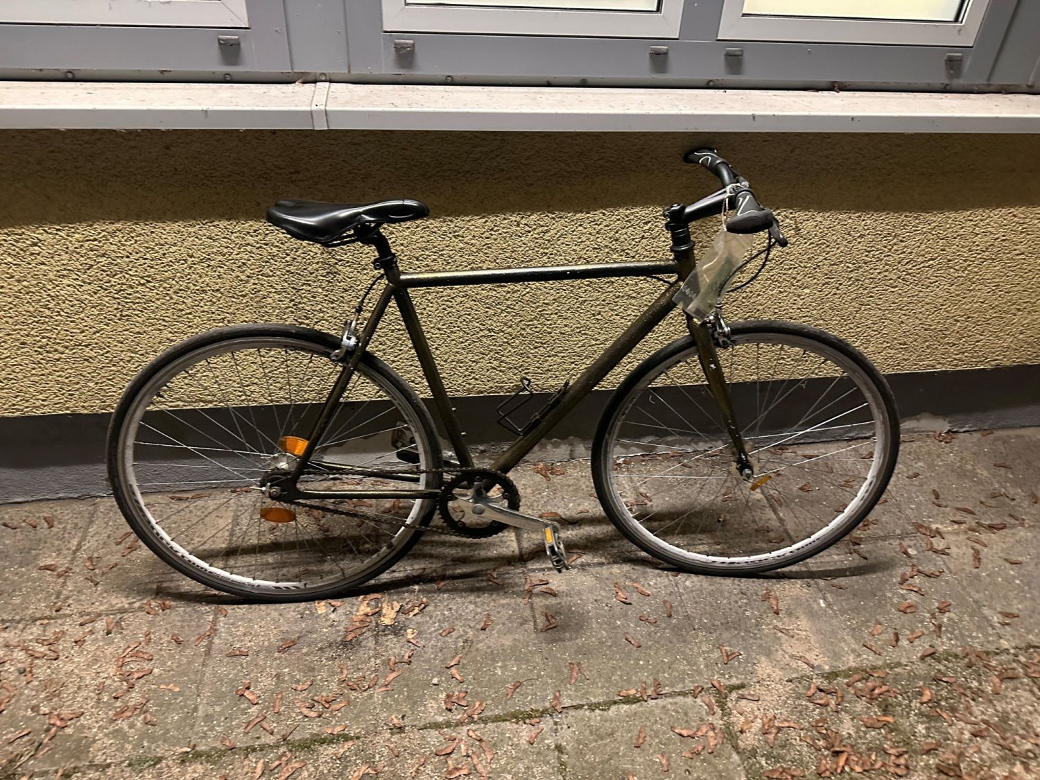 Gold-schwarzes Herrenfahrrad