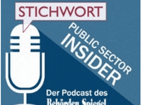 Mikrofon auf blauem Hintergrund mit dem Schriftzug Der Podcast des Behördenspiegel