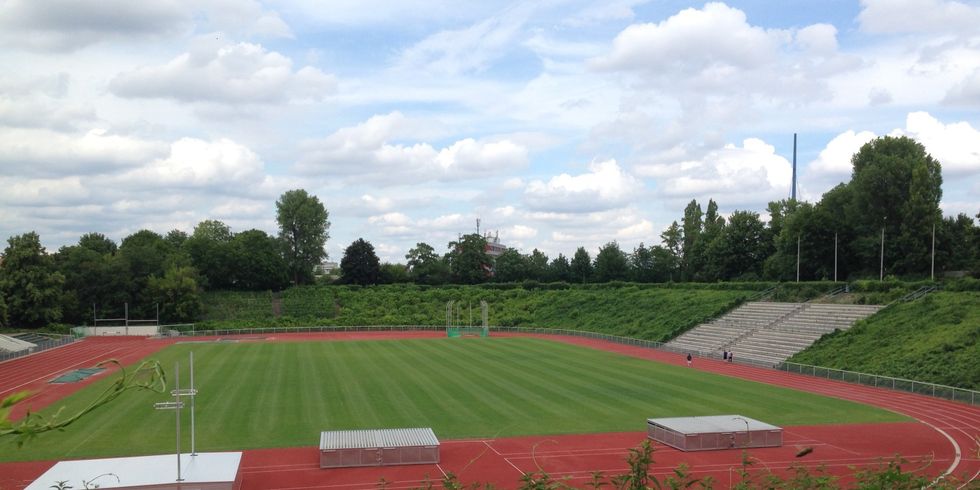 Blick aus der Südkurve in das Stadion Wilmersdorf