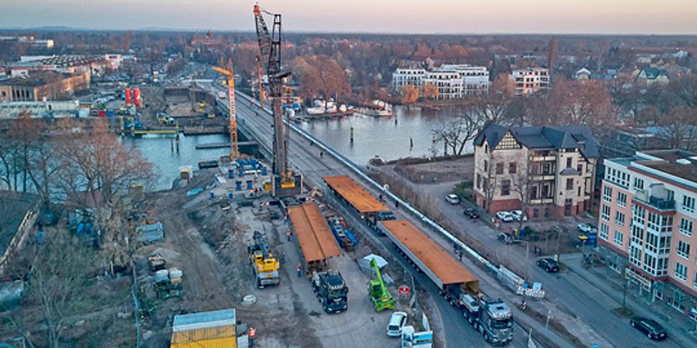 Ersatzneubau der Salvador-Allende-Brücke - Anlieferung von Brückenteilen im Februar 2019