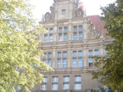 Issac-Newton-Schule_2