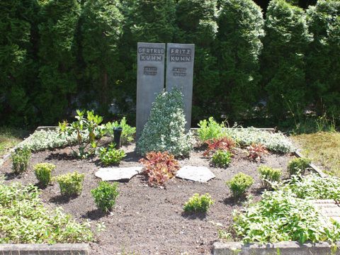 Friedhof Grünau Ehrengrab Fritz Kühn
