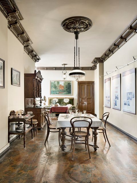 Berliner Zimmer im Museum Pankow – Standort Heynstraße: In der Wohnung des ehemaligen Stuhlrohrfabrikanten Fritz Heyn sind die bürgerlichen Repräsentationsräume in ihrer baulichen Ausstattung und Möblierung teils original erhalten