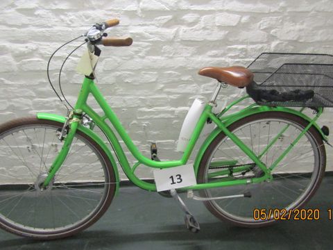 Grünes Damenfahrrad