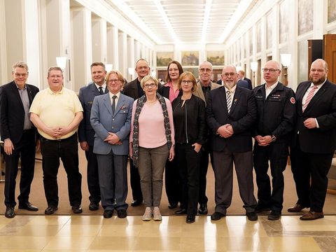 Gruppenfoto mit den Preisträger_innen