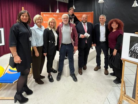 Von links nach rechts: Klaudia Boehnisch-Kulik, Izabela Wilke, Monika Modła, Harald Gindra, Corinna Volkmann, Matthias Steuckardt, Paweł Strojek, Mirka Schuster (Bild: CK 105 Koszlin)