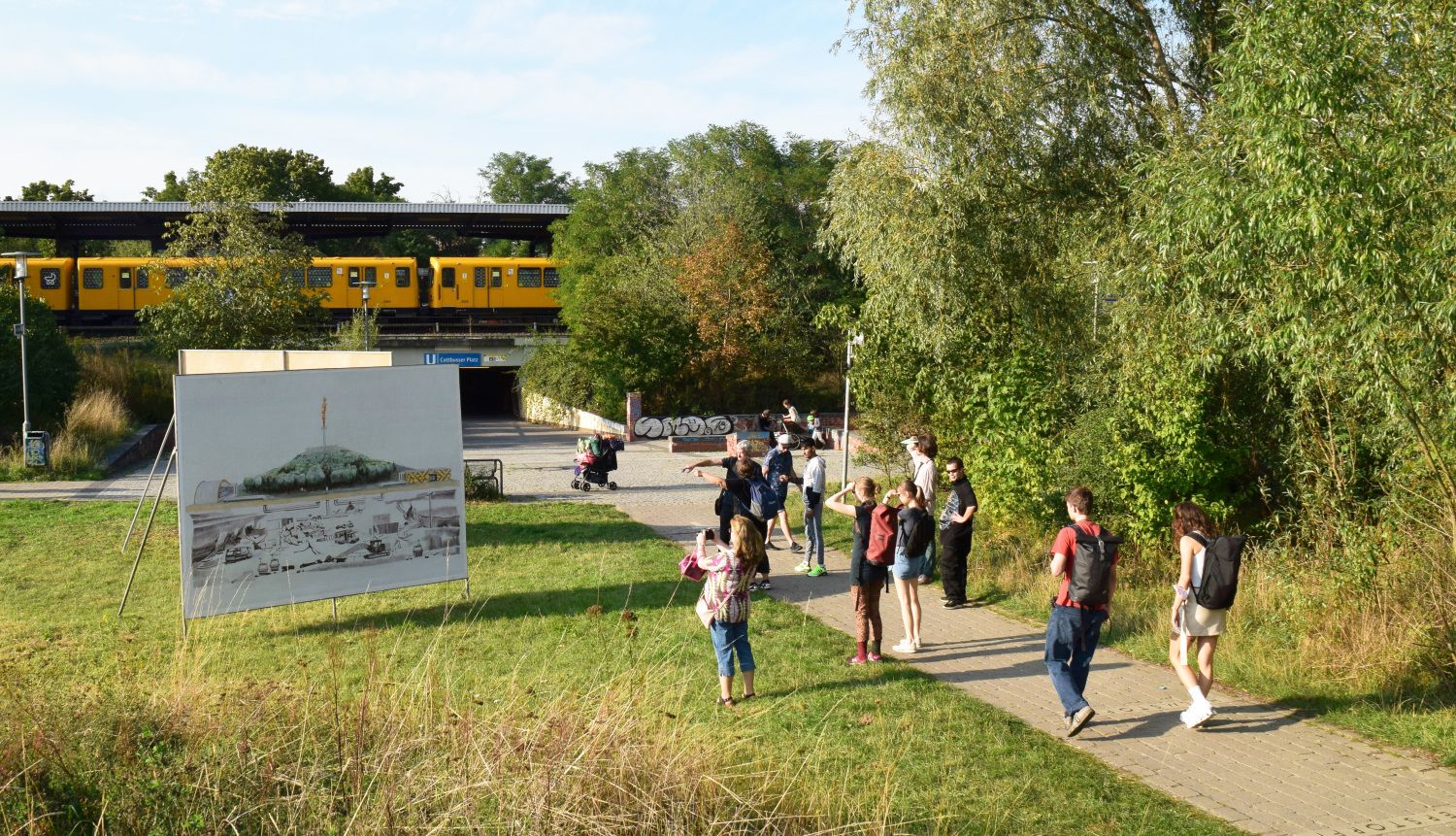 Führung zu einer Kunstausstellung im öffentlichen Raum 2020