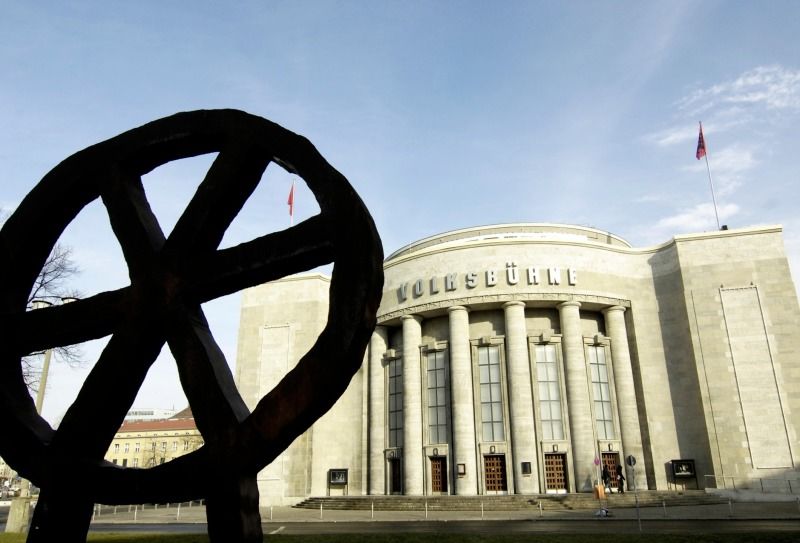 Die Volksbühne am Rosa-Luxemburg-Platz (Bild: Thomas Aurin)
