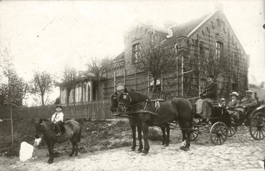 Julius und Nanny Krombach in der Kutsche von ihrem Haus in Stuhm.