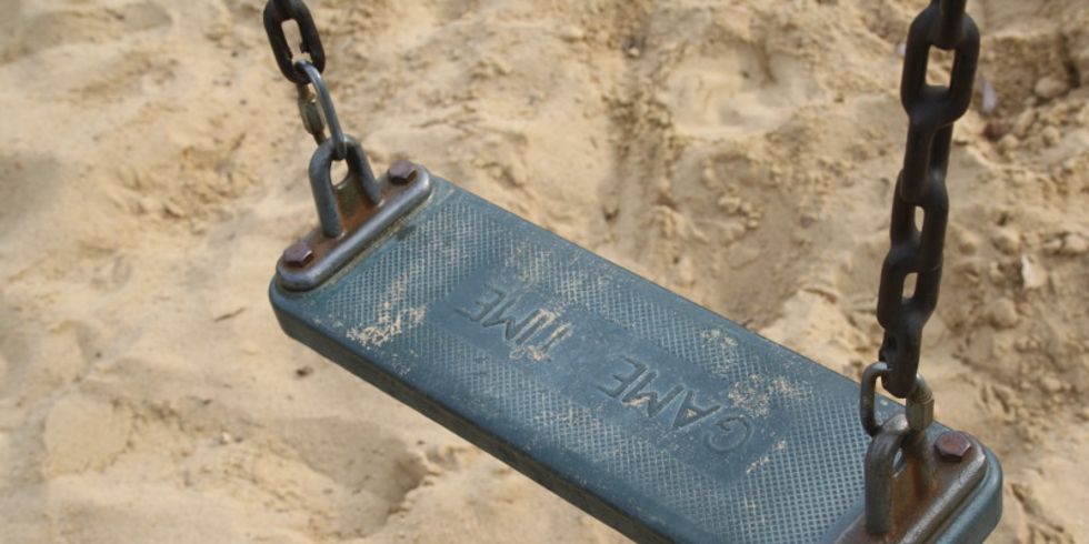 Schaukel auf dem Spielplatz Niederauer Weg