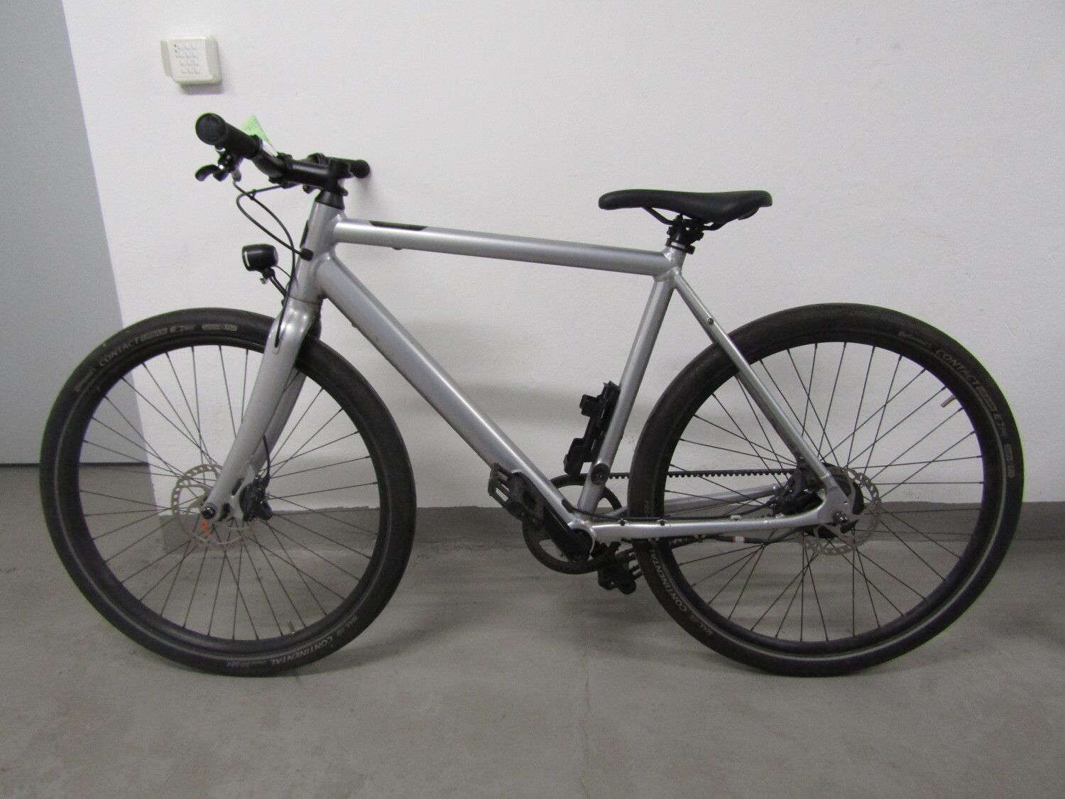 Graues E-Bike