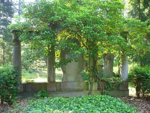 Grabmal Friedhof in den Kisseln Abteilung A