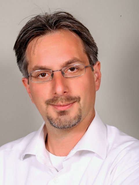 Portraitfoto des Kursleiters Maurice Schumann