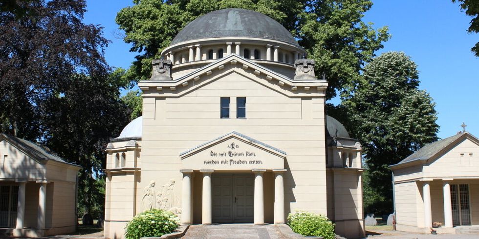 Friedhof Altglienicke Feierhalle außen