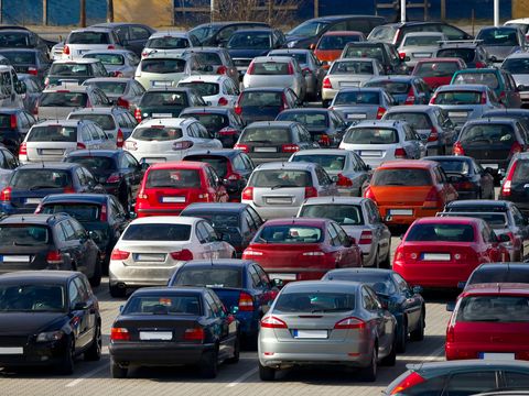 Viele abgestellte Autos