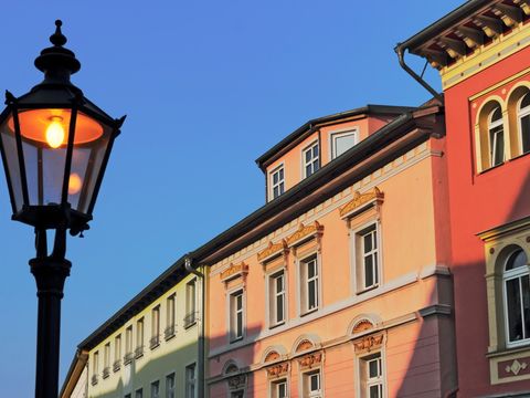 Stadt im Abendlicht
