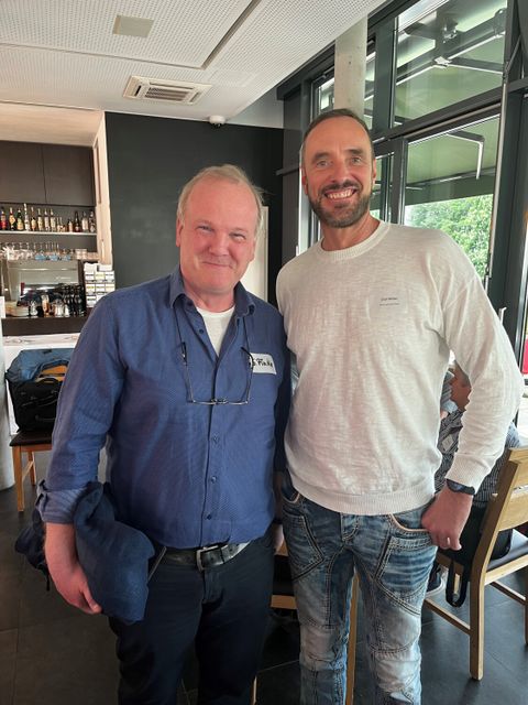 Von links nach rechts: Bastian Finke (Maneo/Nachtbürgermeister) und Olaf Möller (Regenbogenfonds e.V.)