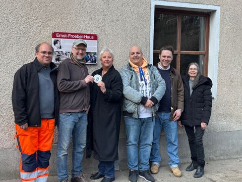 Von links nach rechts: Raul Pellot (Kassierer), Hendrik Giese (Geschäftsführer), Kerstin Köppen (BVV-Vorsteherin), Stefan Valentin (Bezirksverordneter der SPD-Fraktion), Julian Holter (Vorsitzender), Andrea Behnke (Bezirksverordnete der Bündnis 90/Die Grünen-Fraktion) (Bild: BA Rdf)