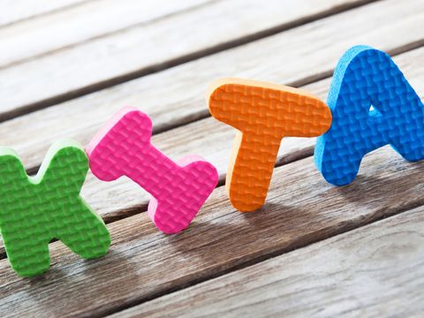 Lustiges Hinweisschild für eine Kindertagungsstätte