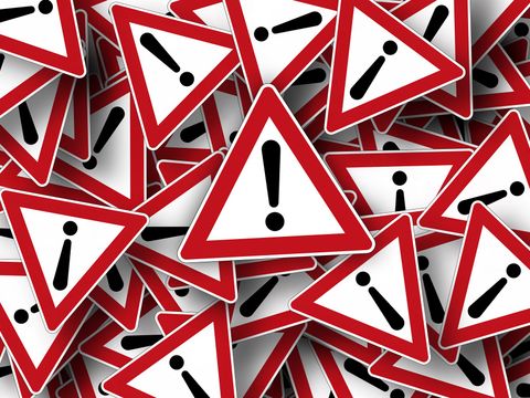 Schilder mit Ausrufungszeichen