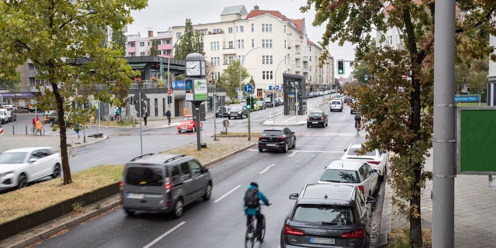 Draufsicht auf einen Straßenabschnitt