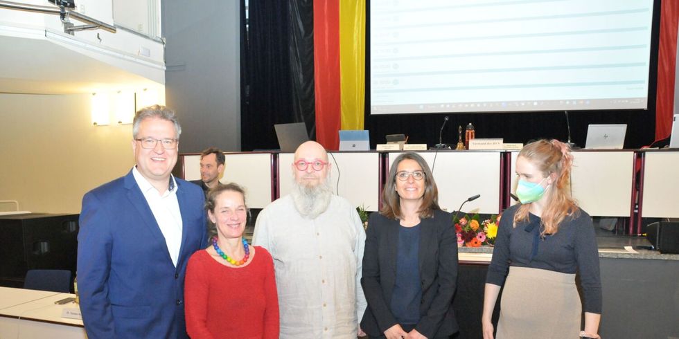 Neuer Vorstand der Bezirksverordnetenversammlung mit Bezirksbürgermeisterin Nadja Zivkovic